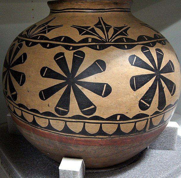 File:Large Cochiti Pot.jpg