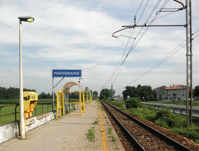 File:Madignano stazione ferroviaria.JPG