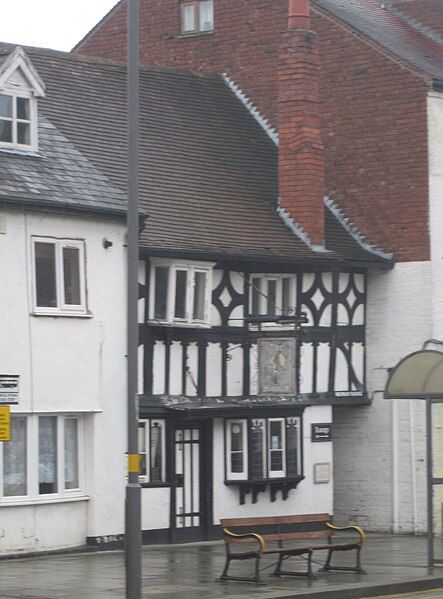 File:Mermaid Inn, Welshpool.jpg