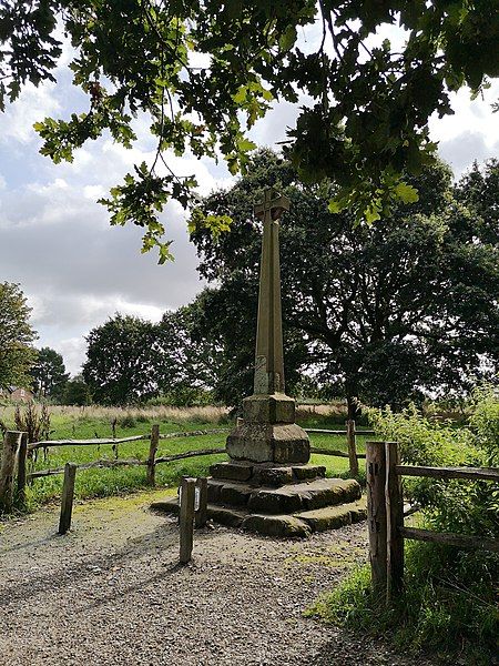 File:Styal Cross 1.jpg