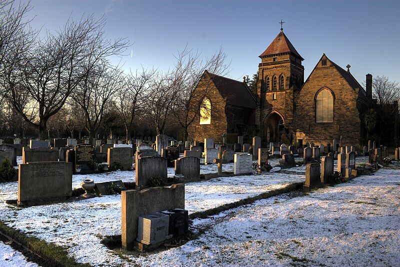 File:Urmston cemetery.jpg