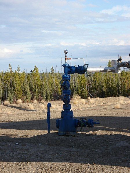 File:Wellhead-blue.jpg