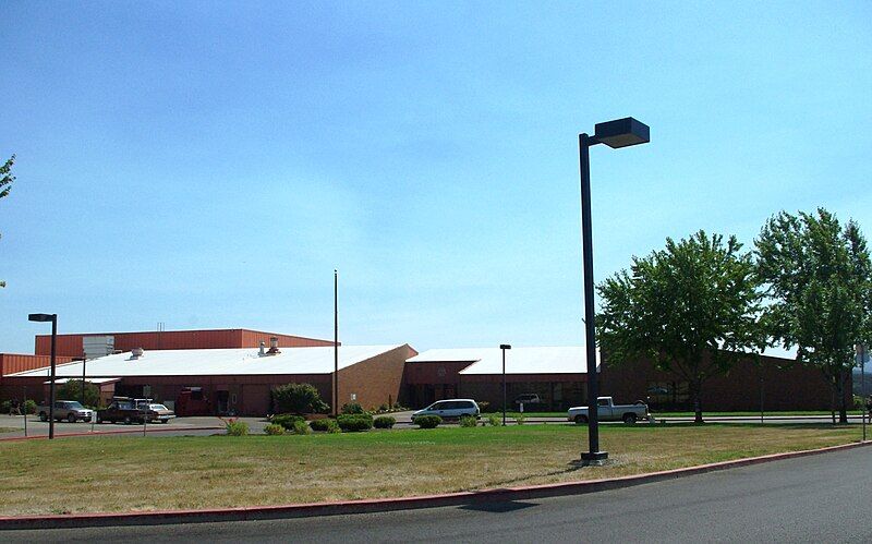 File:Willamina High School.JPG