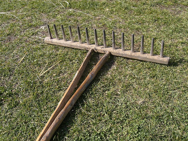 File:Wooden rake.jpg