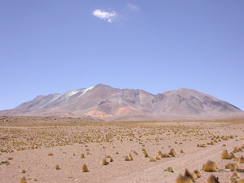 File:Aucanquilcha Volcano.jpg