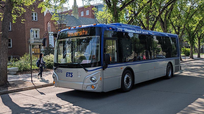 File:ETS Bus University.jpg