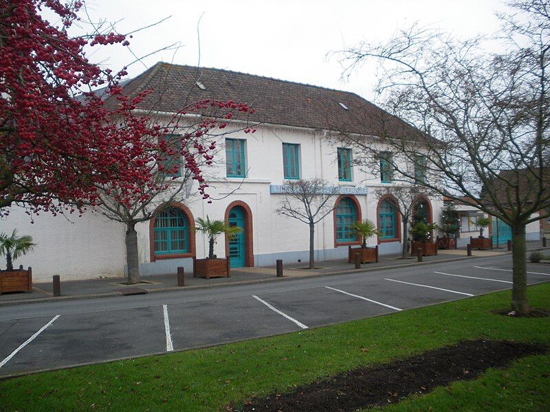 File:Haillicourt - Mairie.JPG