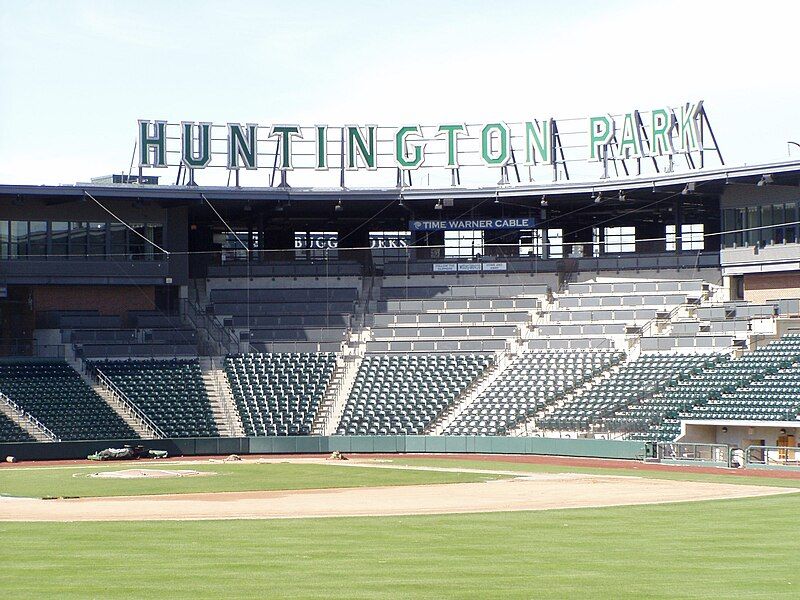 File:HuntingtonPark.jpg