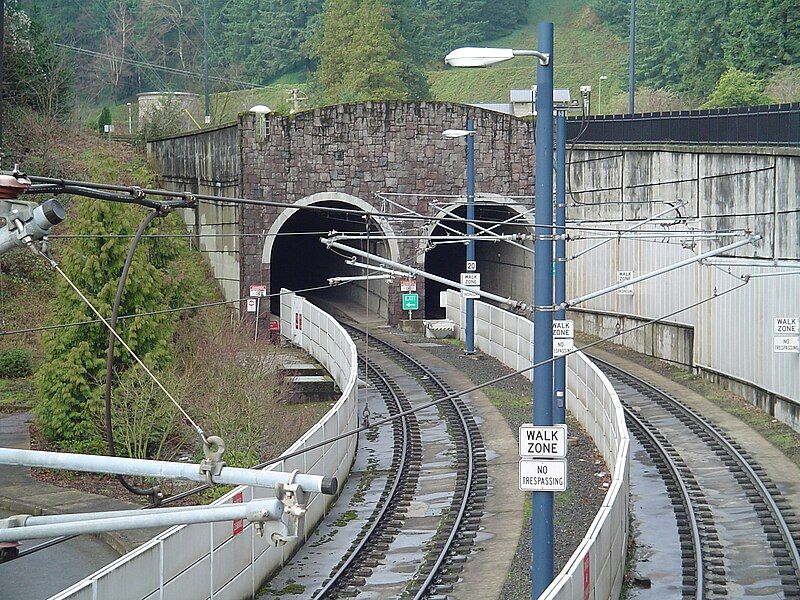 File:MAX Tunnel Entrance.jpg