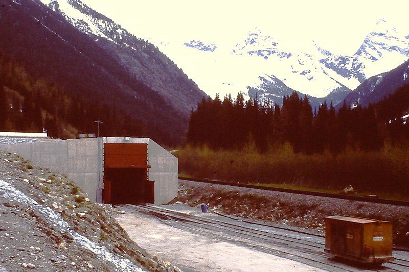 File:Mount-Macdonald-Tunnel.jpg