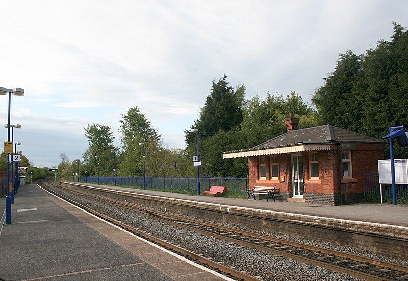 File:Saunderton railway station.jpg