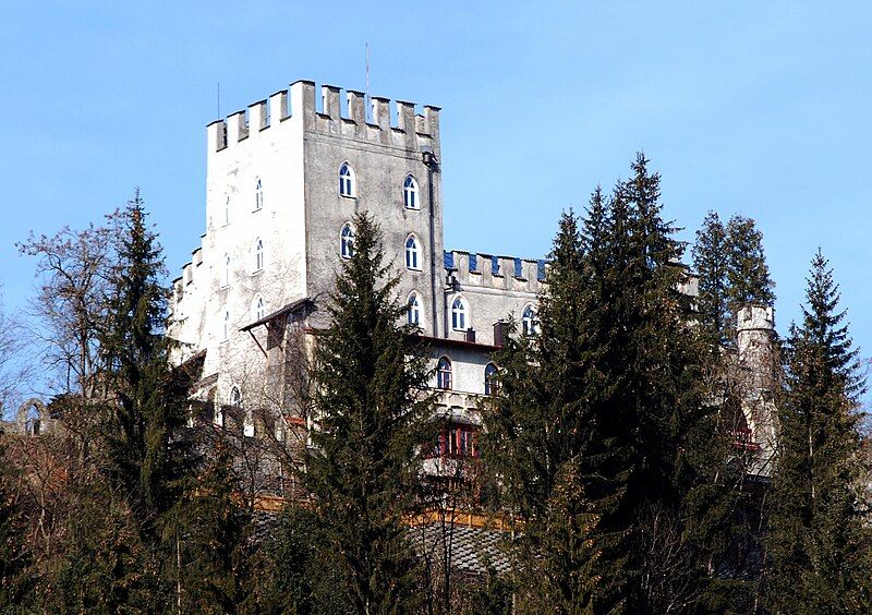 File:Schloss Itter.JPG