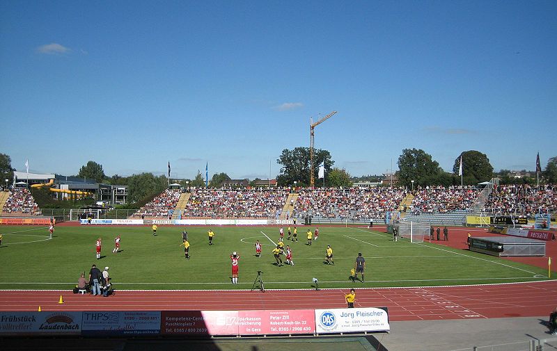 File:Stadion der Freundschaft-Spiel.jpg