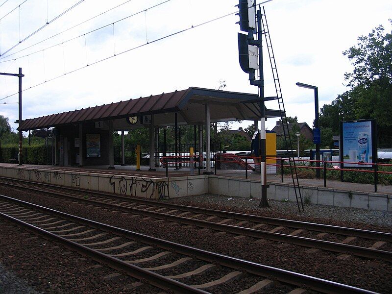 File:Station Oss West.jpg