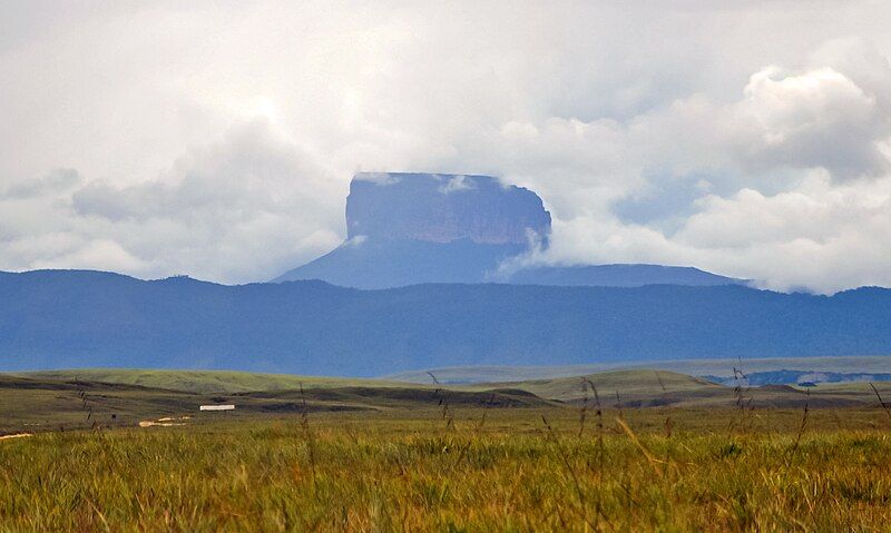 File:Tepuy Gran Sabana.jpg