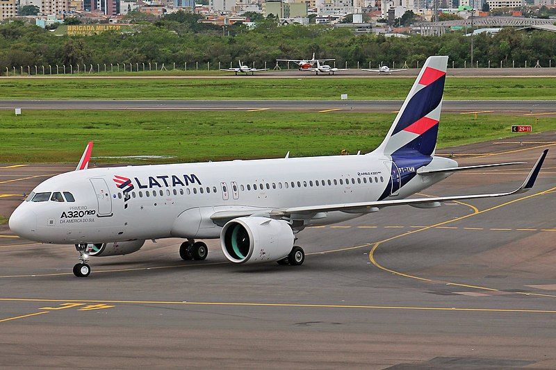 File:A320neo LATAM (30934637733).jpg