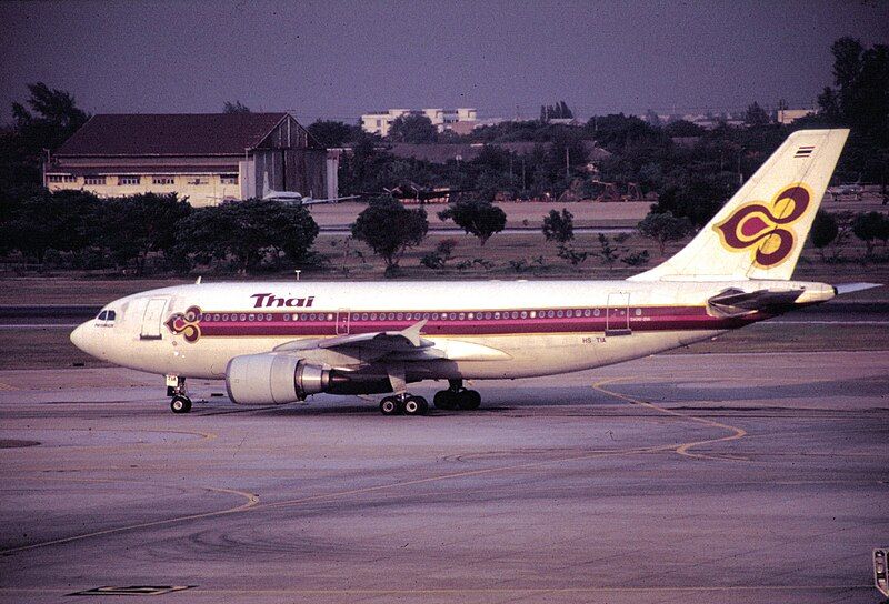 File:Airbus A310-204 HS-TIA.jpg