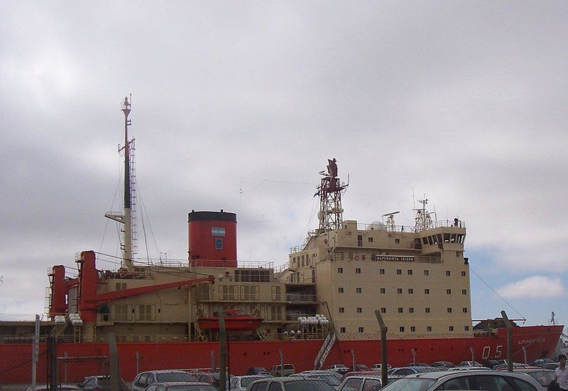 File:Almirante-irizar.JPG