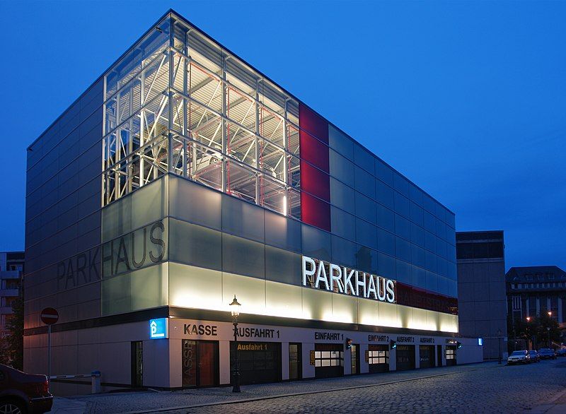 File:Autom-Parkhaus.JPG