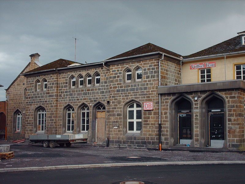 File:Bahnhof Kreuztal.jpg