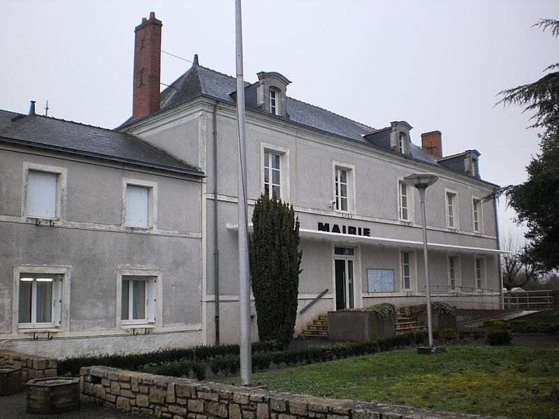 File:Belligné - mairie.JPG