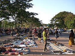 Market scene in Nain Feto