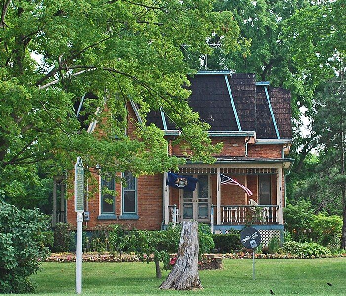 File:HecoxHouseHowellMI.jpg