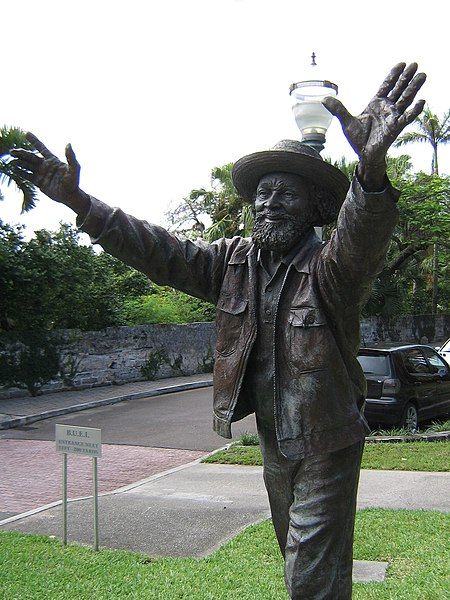 File:JohnnyBarnesStatue.jpg