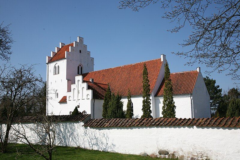 File:Lynge kirke 20090410-33.jpg