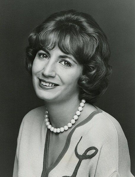 File:Penny Marshall 1976.jpg