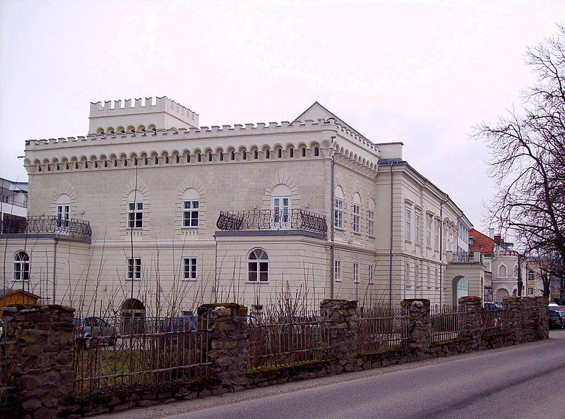 File:Schloss-Pöchlarn2.jpg