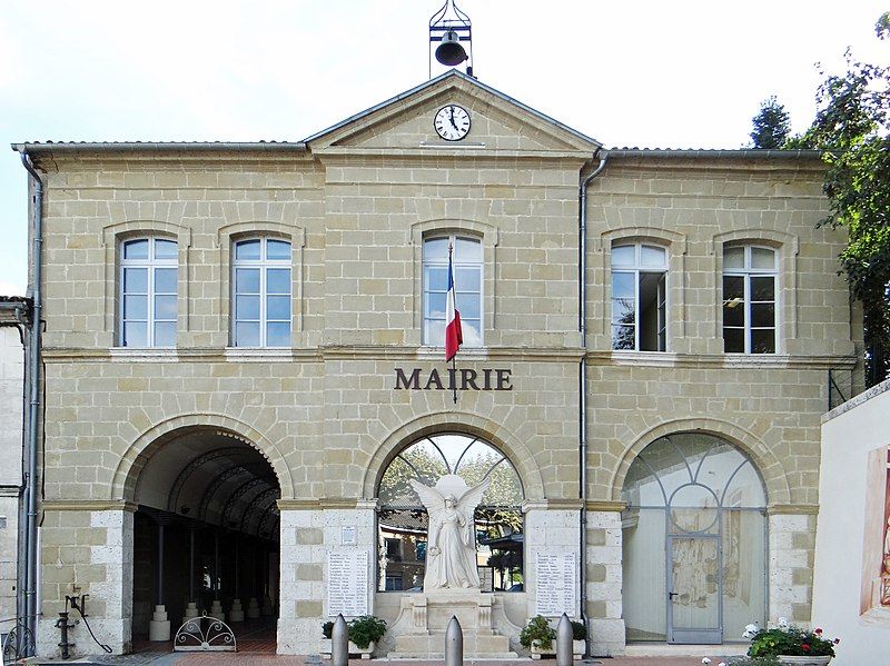 File:Seyches - Mairie.JPG