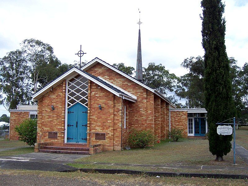 File:StAndrewsWinghamNSW.jpg