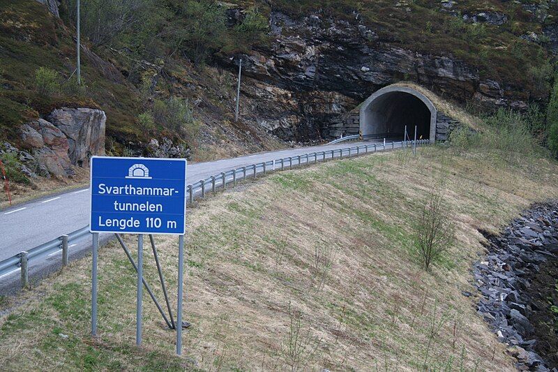 File:Svarthammaren Tunnel.JPG