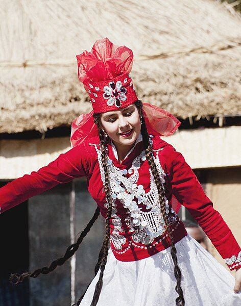 File:Tajik folk dancer.jpg