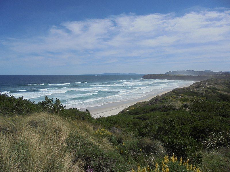 File:Tomahawk Beach.JPG