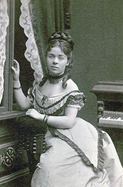 File:Amalia Riego.jpg