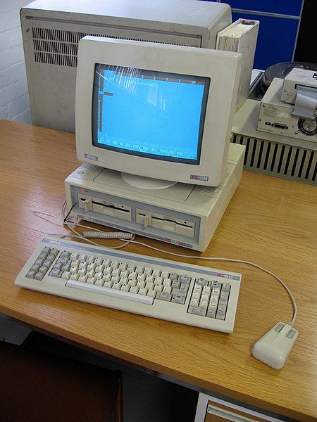 File:Amstrad PC1512.jpg