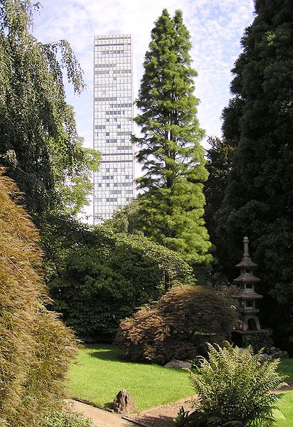 File:Bayer-Hochhaus Japangarten.jpg