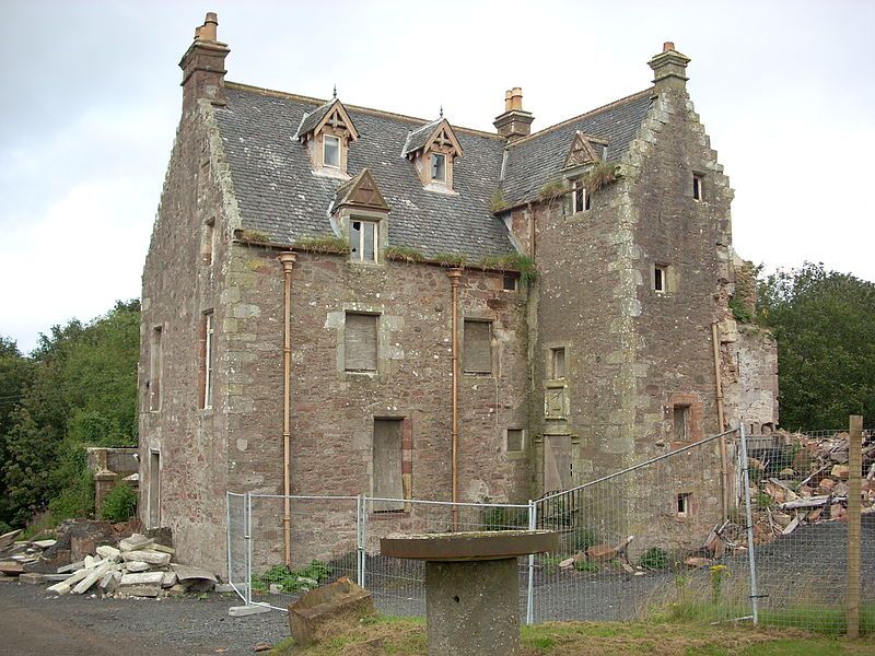 File:Crosbie Castle.jpg