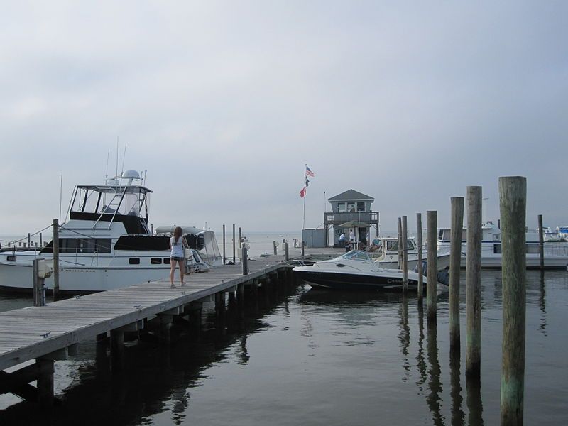 File:D-P-Dock Master Pier.jpg