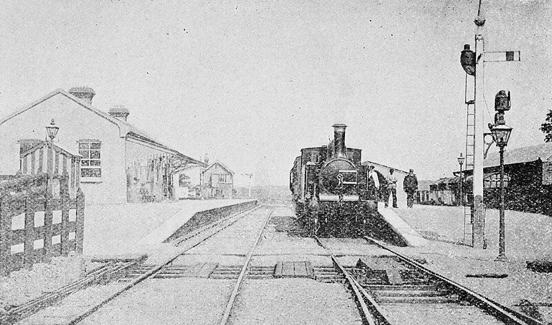 File:Dunmanway Station c1898.jpg