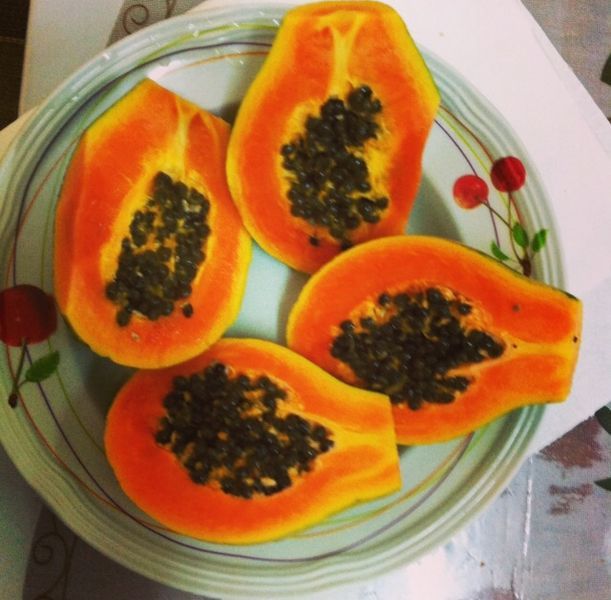 File:Halved papayas.jpg