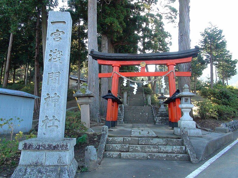 File:Ichinomiya-sengen Shrine C-2010.jpg