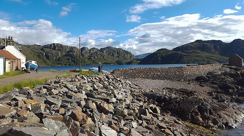 File:Lower Diabaig pier.jpg