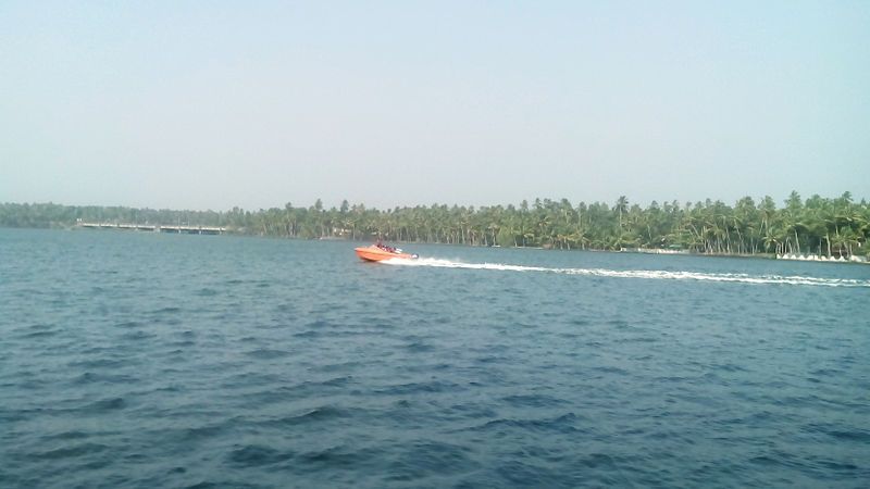 File:Paravur Boating.jpg