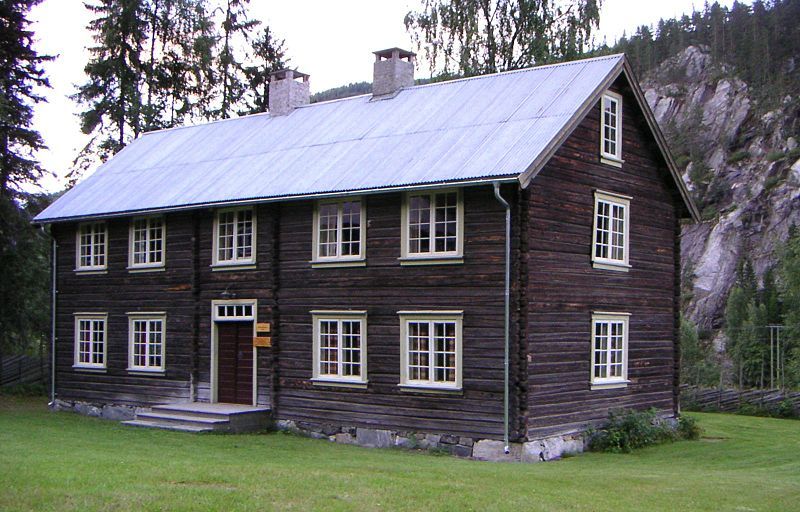 File:Prestgardsboligen, Bagn Bygdesamling.JPG