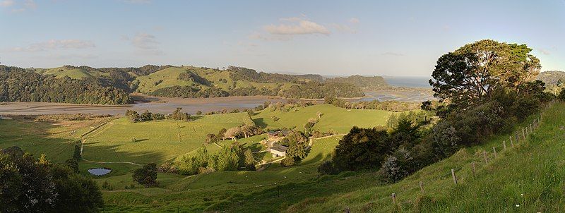 File:Puhoi River.jpg