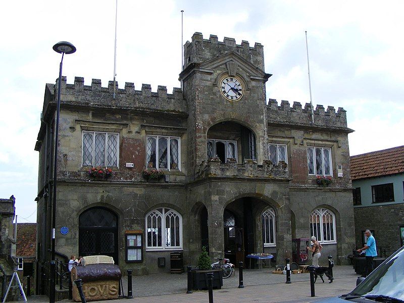 File:Shaftsbury Town Hall.jpg