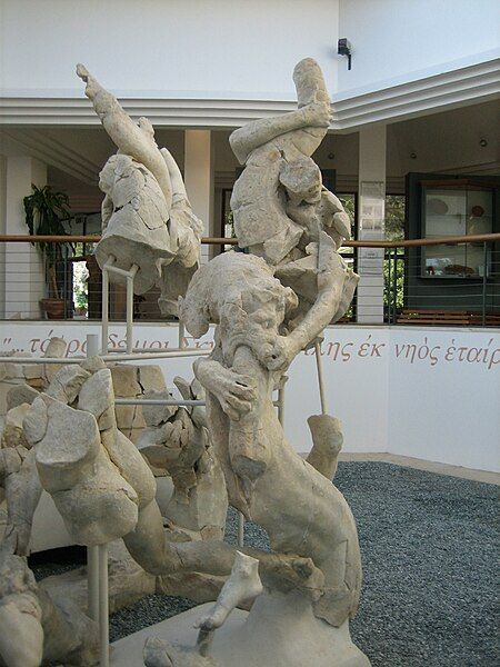 File:Sperlonga sculptures.jpg